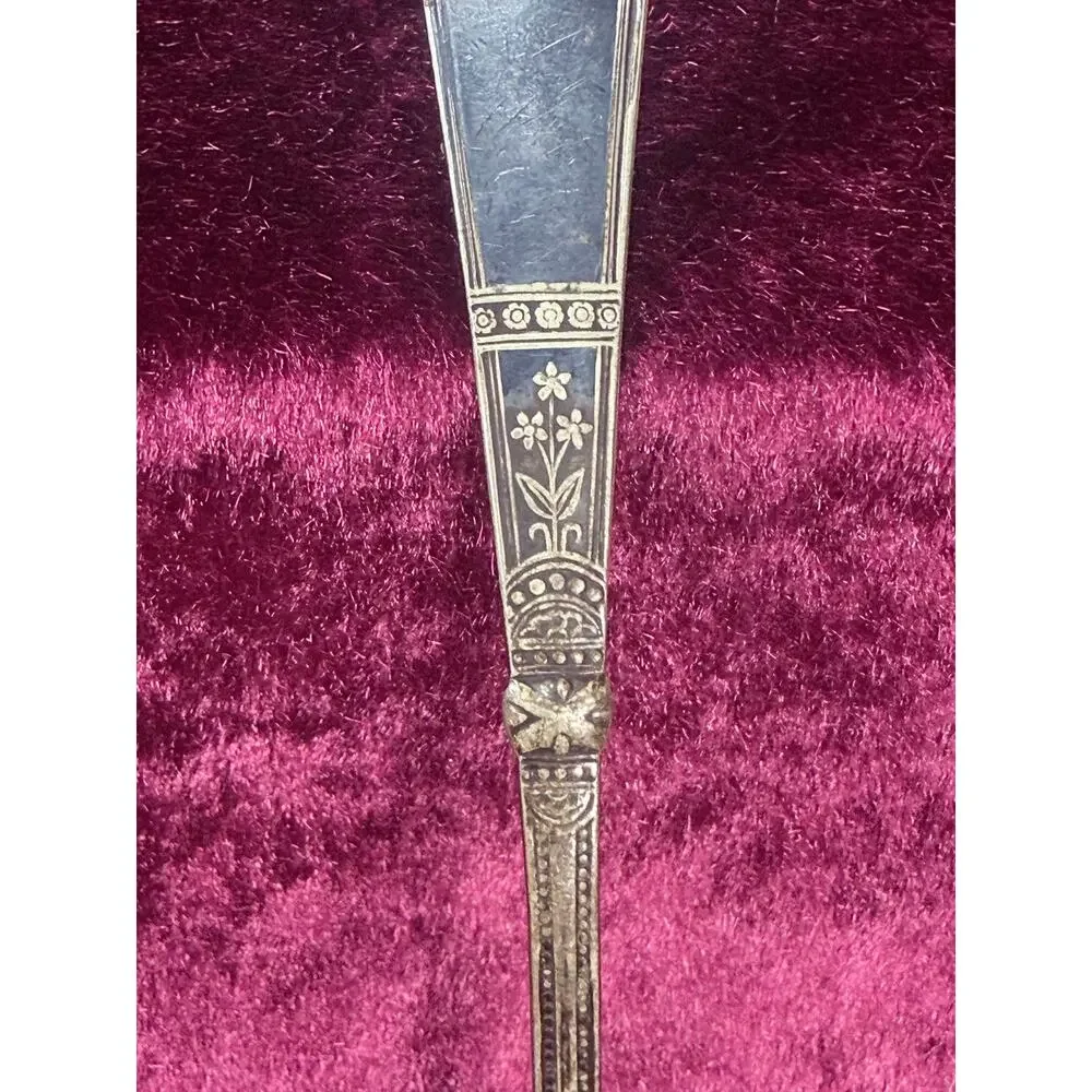 Vintage Silverplate Sugar Sifter Spoon – Scalloped Bowl Floral Handle